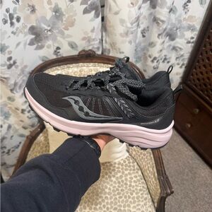 Saucony Women's Black trail hiking Shoes TR17